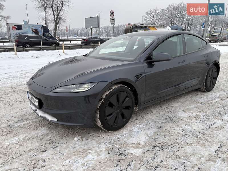 Седан Tesla Model 3 2025 в Киеве