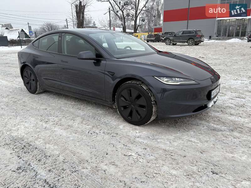 Седан Tesla Model 3 2025 в Киеве