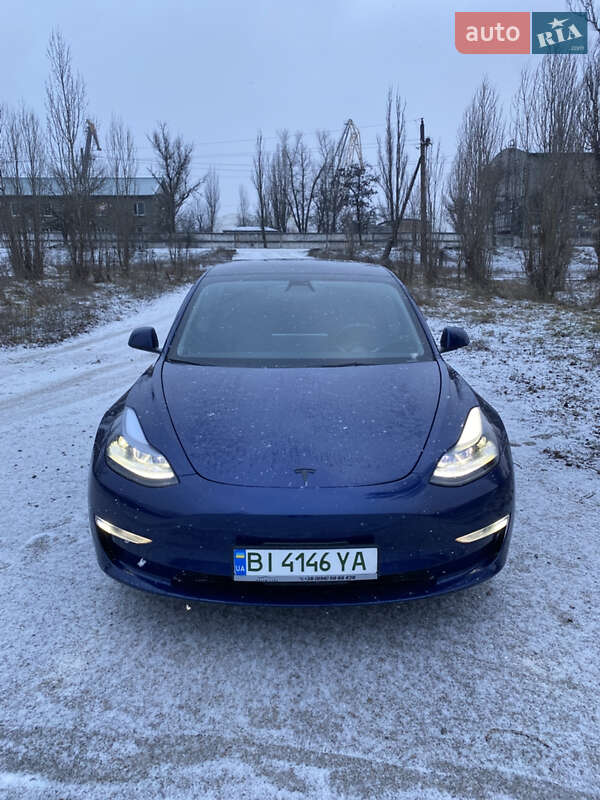Седан Tesla Model 3 2022 в Кременчуге