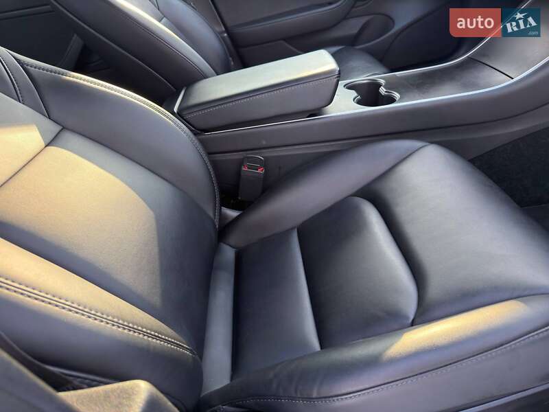 Седан Tesla Model 3 2020 в Ахтырке