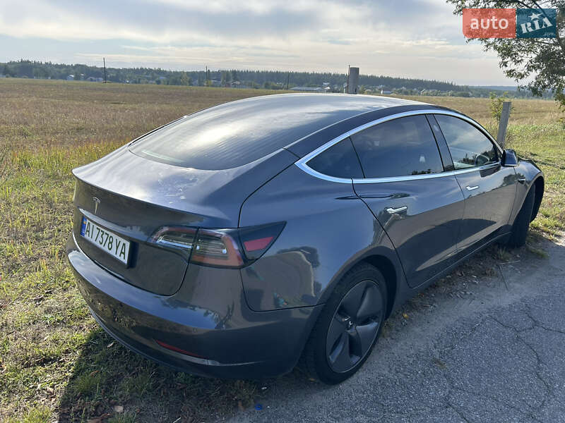 Седан Tesla Model 3 2020 в Києві