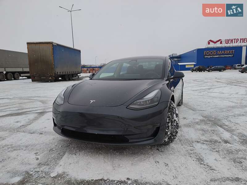 Седан Tesla Model 3 2023 в Кропивницькому