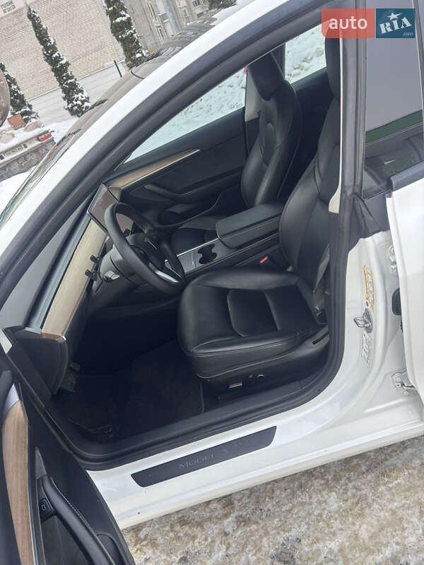 Седан Tesla Model 3 2021 в Житомире