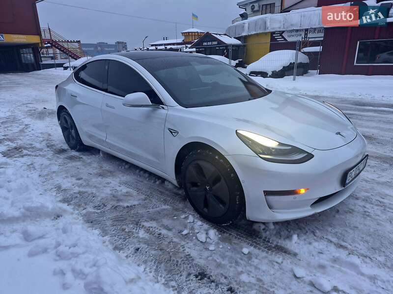 Седан Tesla Model 3 2019 в Львове фото 11 Седан Tesla Model 3 2019 в Львове