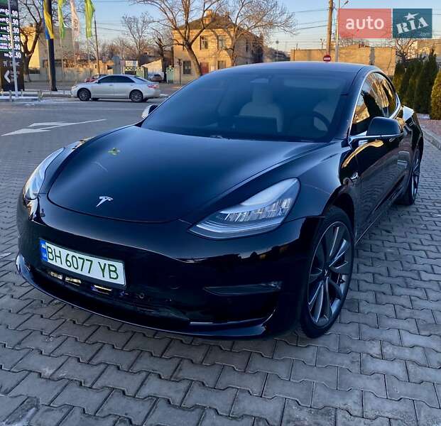 Седан Tesla Model 3 2018 в Одессе