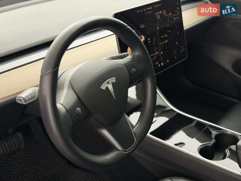 Седан Tesla Model 3 2020 в Запорожье