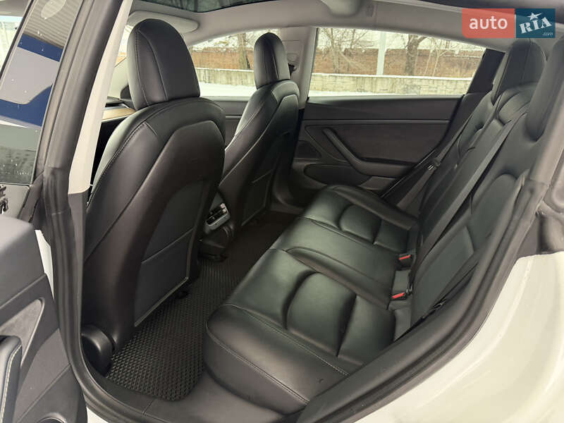 Седан Tesla Model 3 2020 в Запорожье