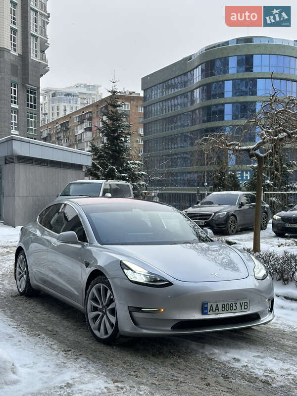 Седан Tesla Model 3 2018 в Киеве
