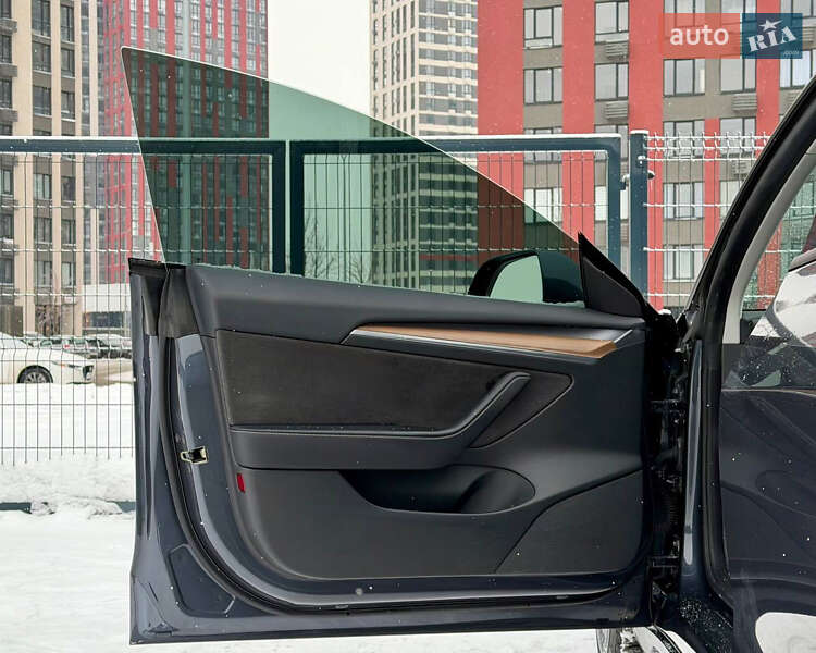 Седан Tesla Model 3 2022 в Киеве