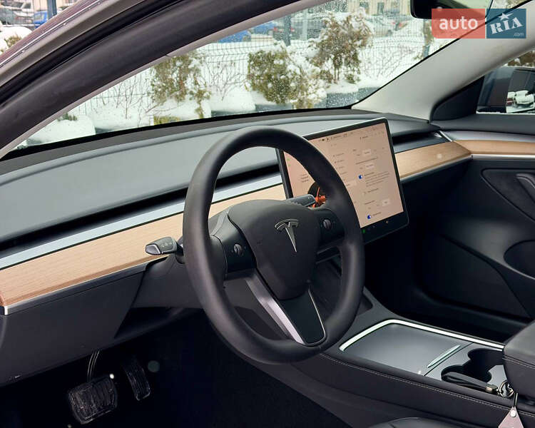 Седан Tesla Model 3 2022 в Киеве