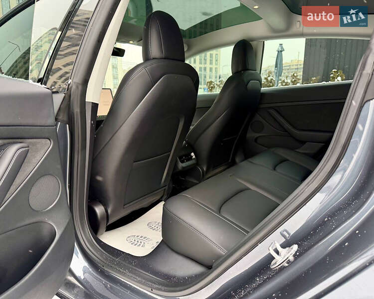 Седан Tesla Model 3 2022 в Киеве