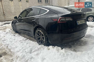 Седан Tesla Model 3 2019 в Львове