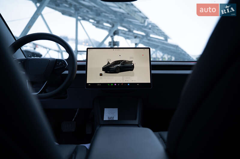 Седан Tesla Model 3 2025 в Львове