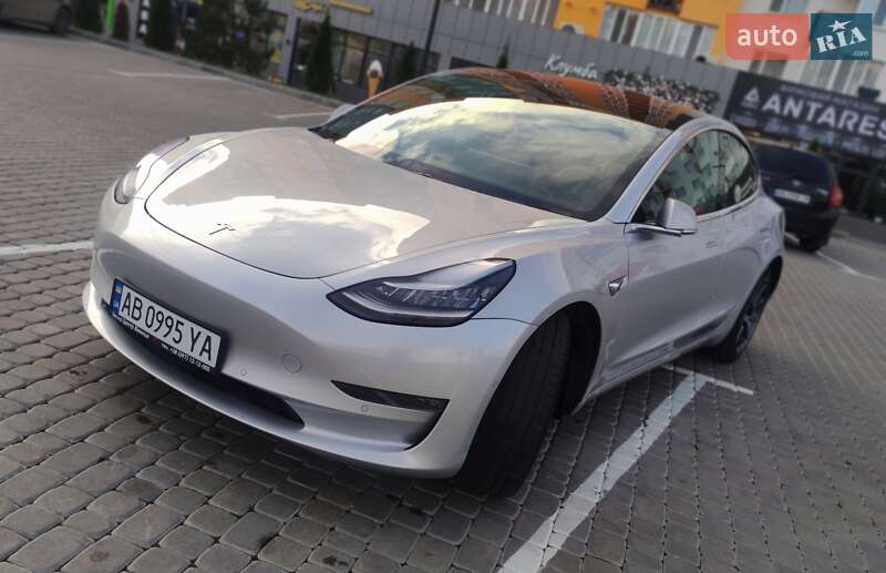 Седан Tesla Model 3 2018 в Вінниці