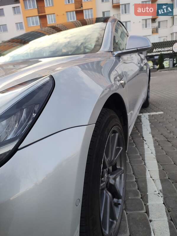 Седан Tesla Model 3 2018 в Вінниці