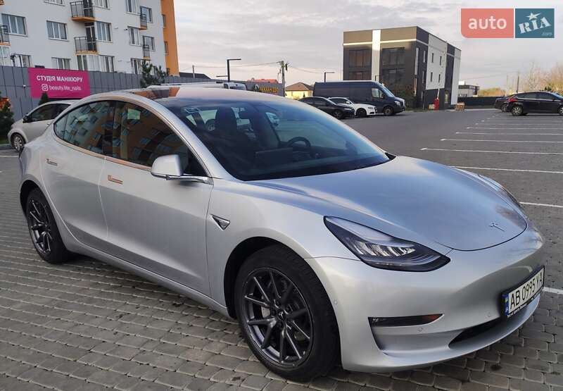 Седан Tesla Model 3 2018 в Вінниці