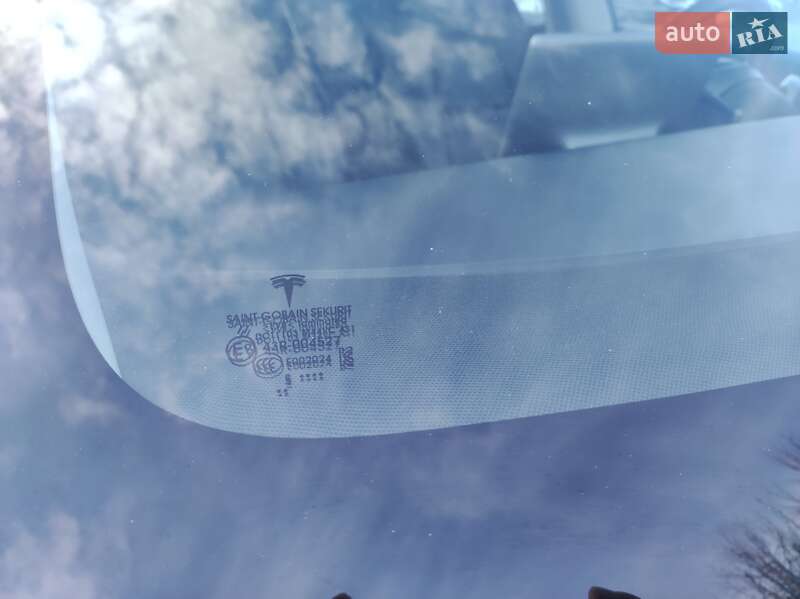 Седан Tesla Model 3 2018 в Вінниці