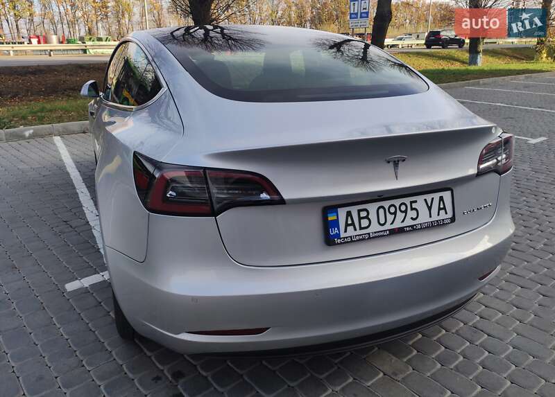 Седан Tesla Model 3 2018 в Вінниці