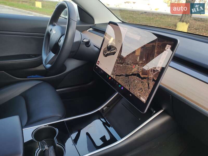 Седан Tesla Model 3 2018 в Вінниці