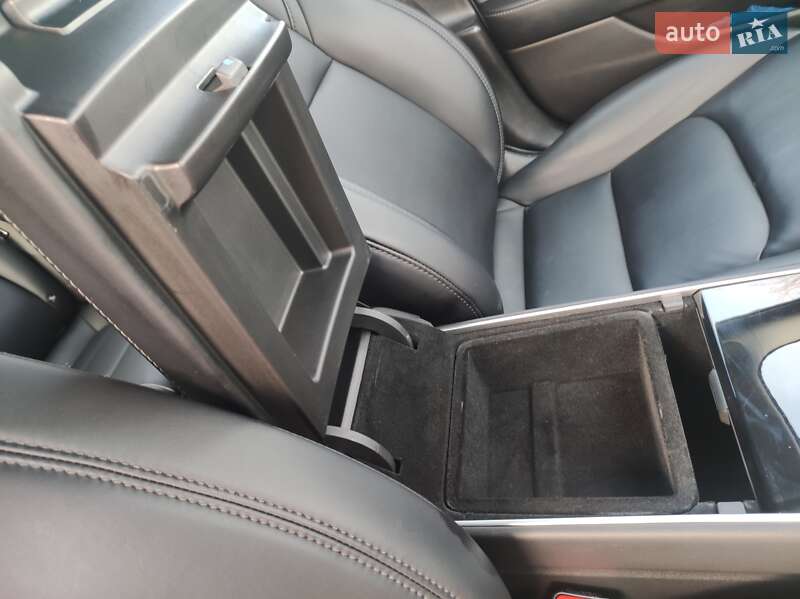 Седан Tesla Model 3 2018 в Вінниці