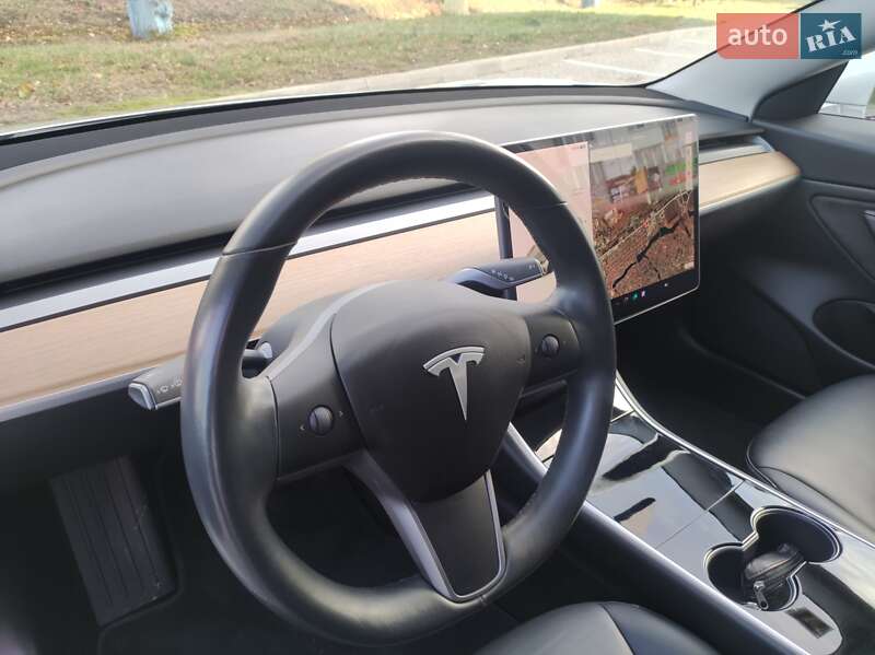 Седан Tesla Model 3 2018 в Вінниці