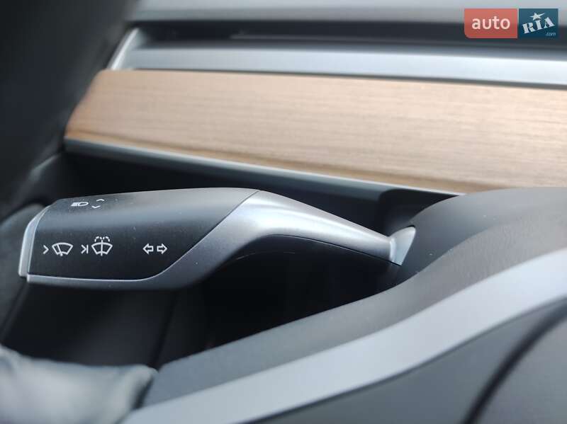 Седан Tesla Model 3 2018 в Вінниці