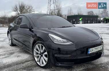 Седан Tesla Model 3 2019 в Львове