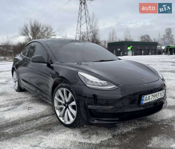 Седан Tesla Model 3 2019 в Львові