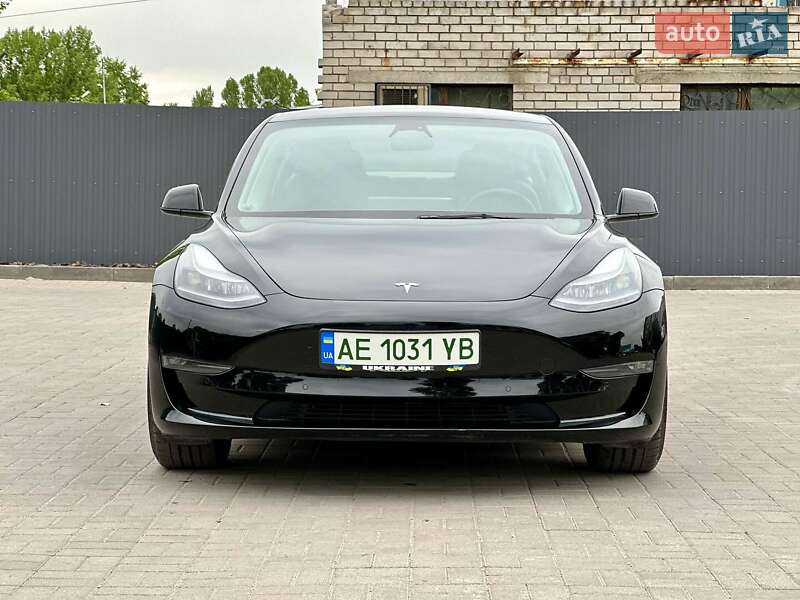 Седан Tesla Model 3 2022 в Львове