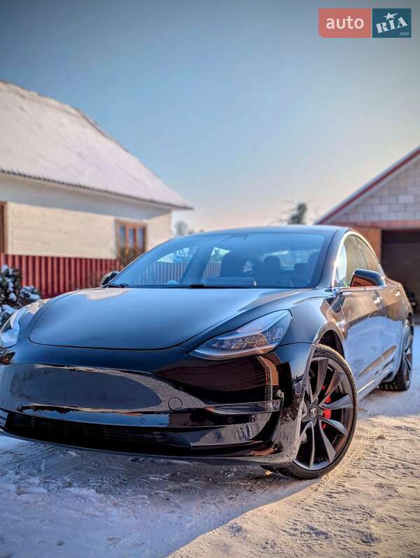 Tesla Model 3 2020