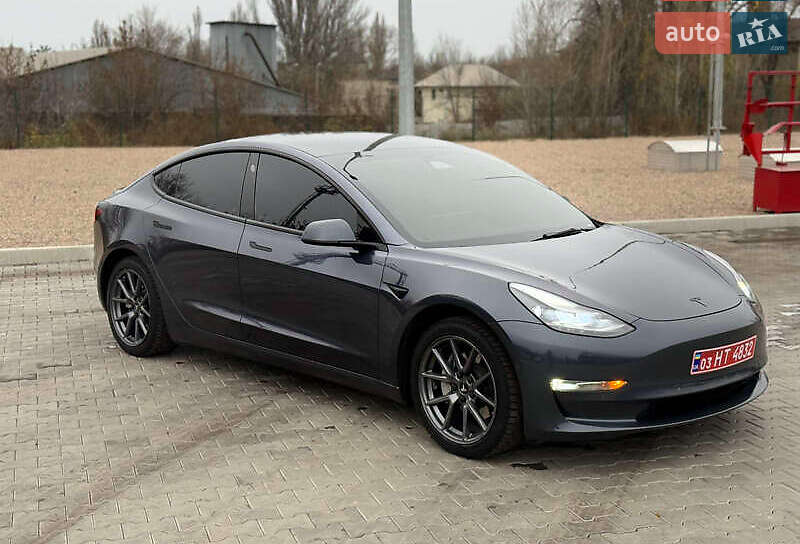 Седан Tesla Model 3 2023 в Одессе