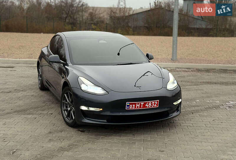 Седан Tesla Model 3 2023 в Одессе