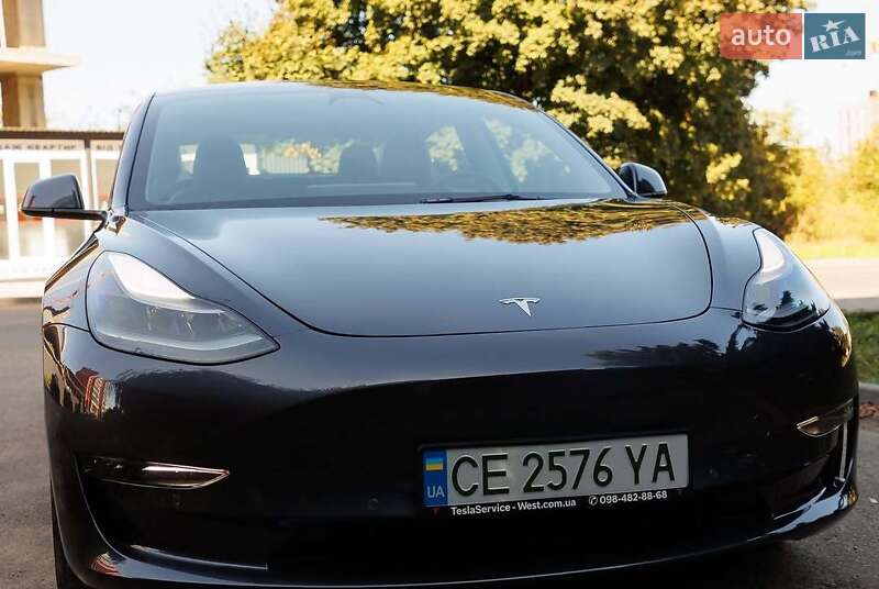 Седан Tesla Model 3 2022 в Львові