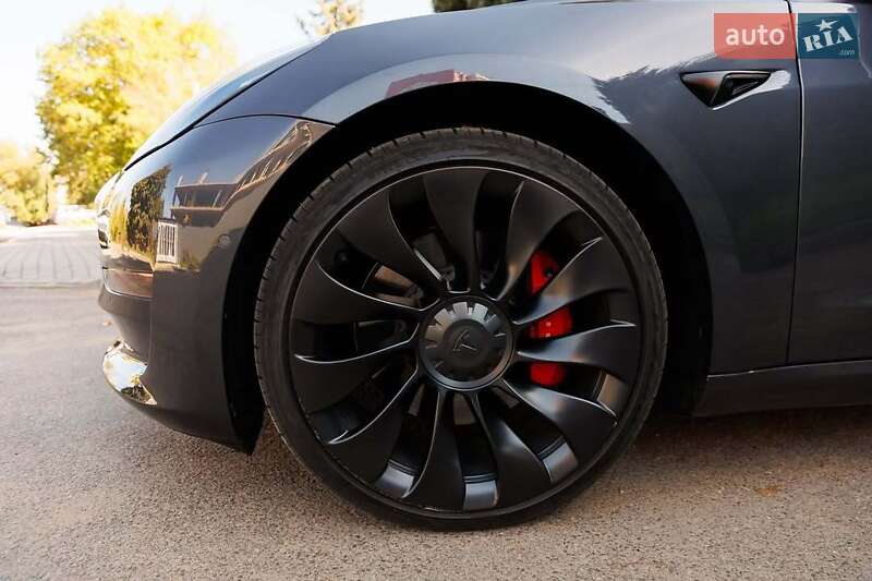 Седан Tesla Model 3 2022 в Львові