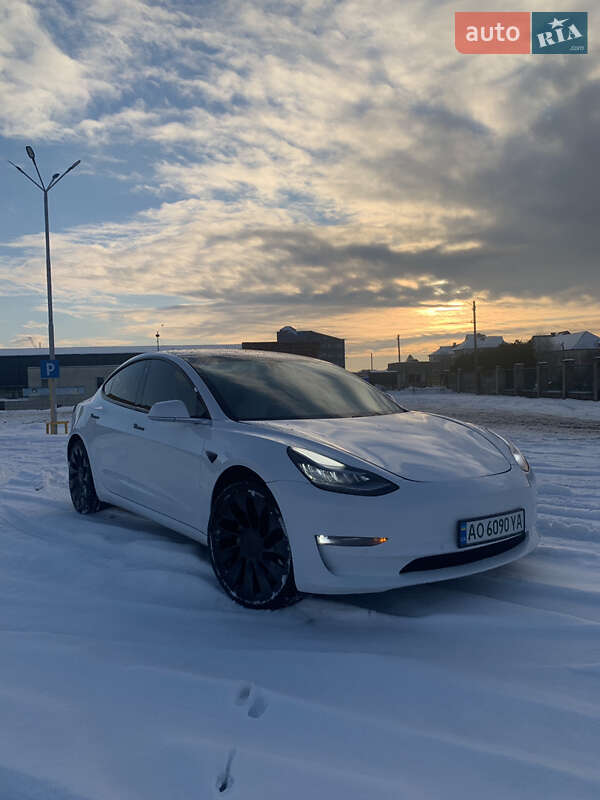 Седан Tesla Model 3 2018 в Мукачевому