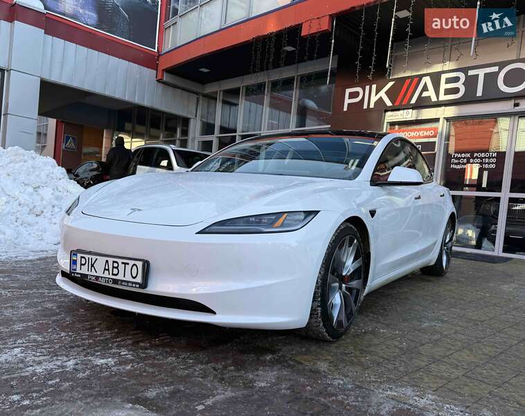 Седан Tesla Model 3 2024 в Львові