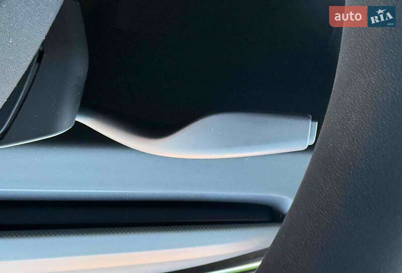 Седан Tesla Model 3 2024 в Львові