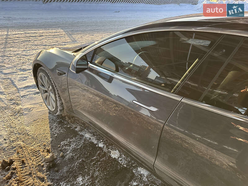 Седан Tesla Model 3 2018 в Киеве фото 7 Седан Tesla Model 3 2018 в Киеве