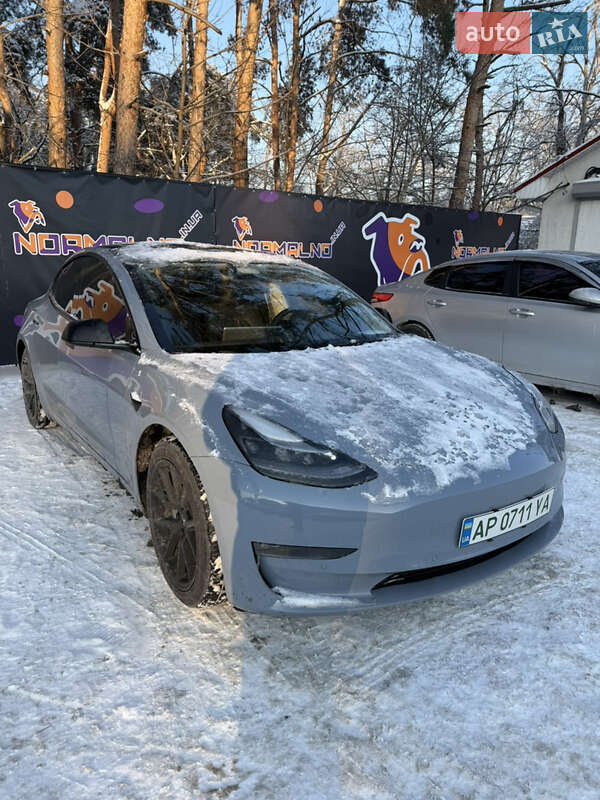 Седан Tesla Model 3 2021 в Киеве