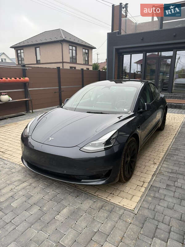 Tesla Model 3 2022