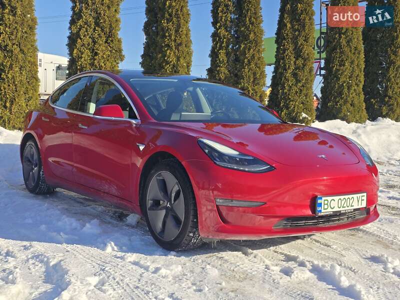 Седан Tesla Model 3 2019 в Львові