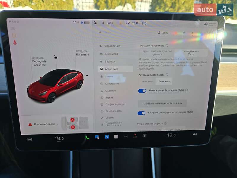 Седан Tesla Model 3 2019 в Львові