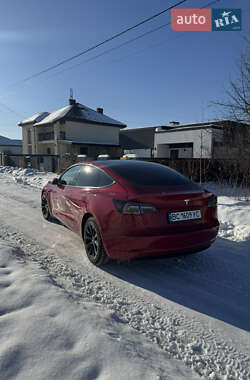 Седан Tesla Model 3 2022 в Стрые