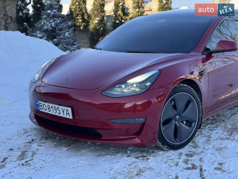 Седан Tesla Model 3 2021 в Ивано-Франковске
