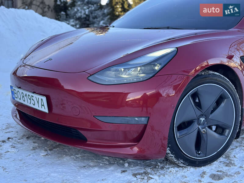 Седан Tesla Model 3 2021 в Ивано-Франковске