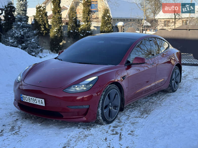Седан Tesla Model 3 2021 в Ивано-Франковске
