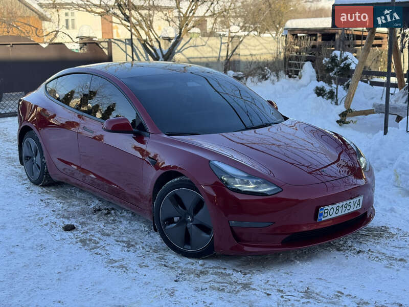 Седан Tesla Model 3 2021 в Ивано-Франковске