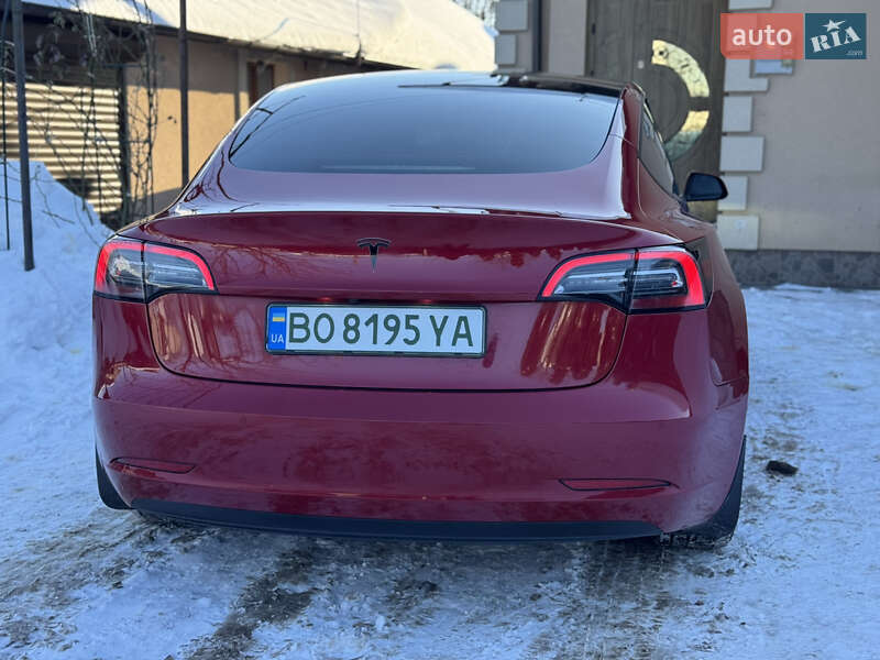 Седан Tesla Model 3 2021 в Ивано-Франковске