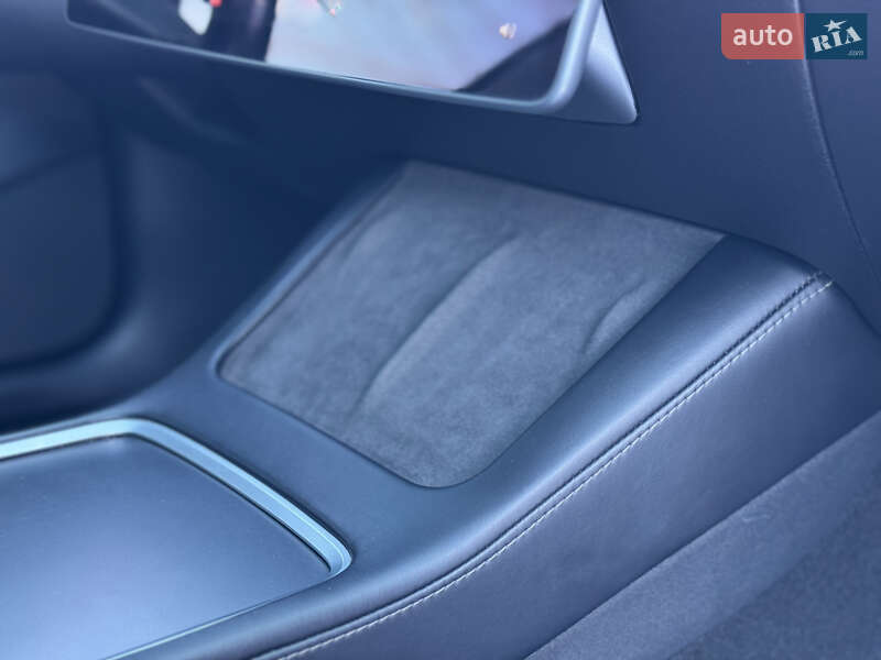 Седан Tesla Model 3 2021 в Ивано-Франковске