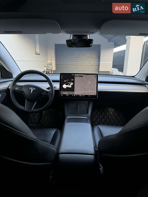 Седан Tesla Model 3 2021 в Дрогобыче